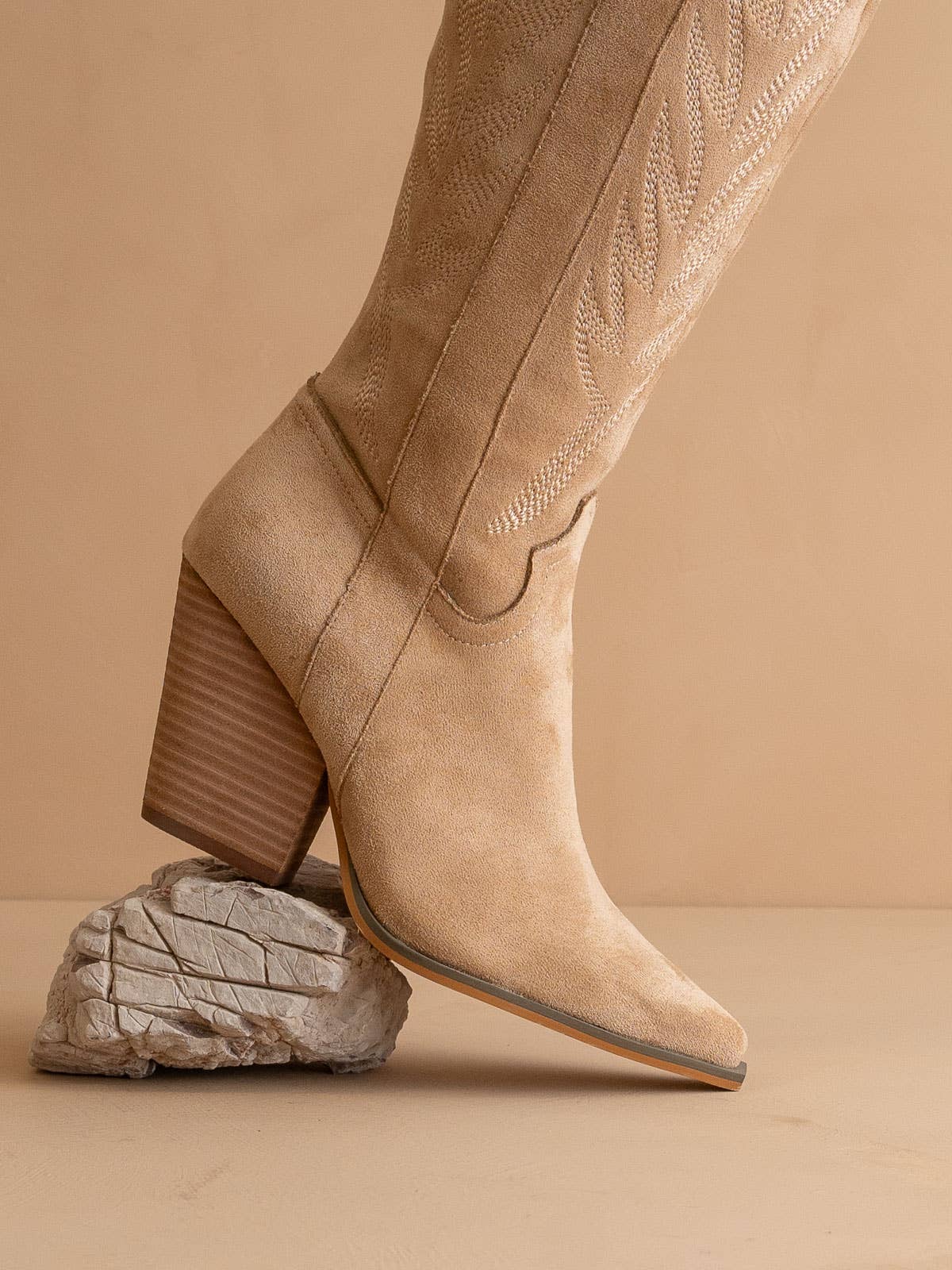 Bronco Boot (almond)