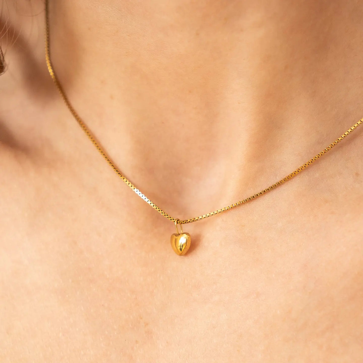Dainty Gold Puffy