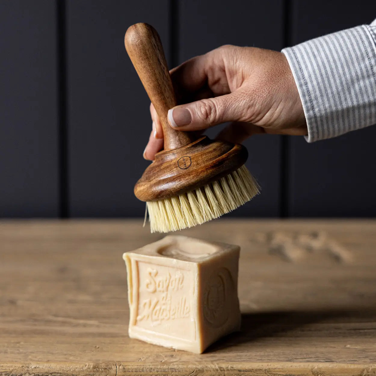 Dish Soap Scrub Brush