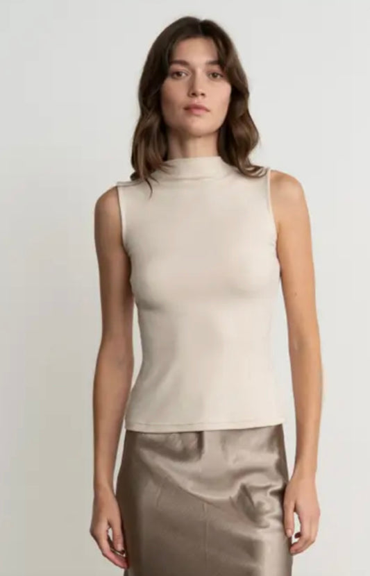 Elle Top