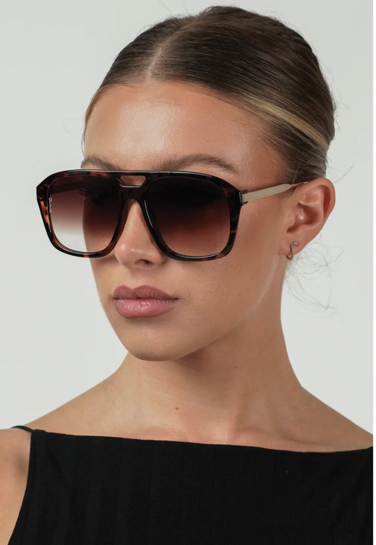 Reina- Tort Brown Fade