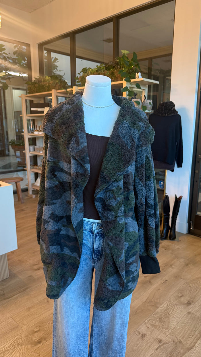 Camo Lounge