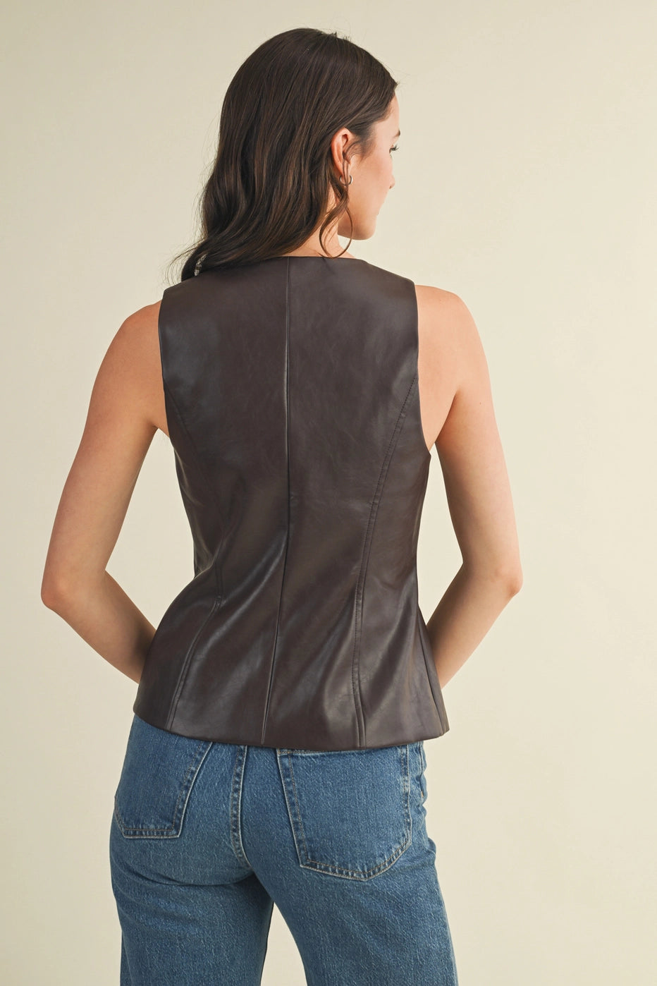 Round Neck Fitted Vest