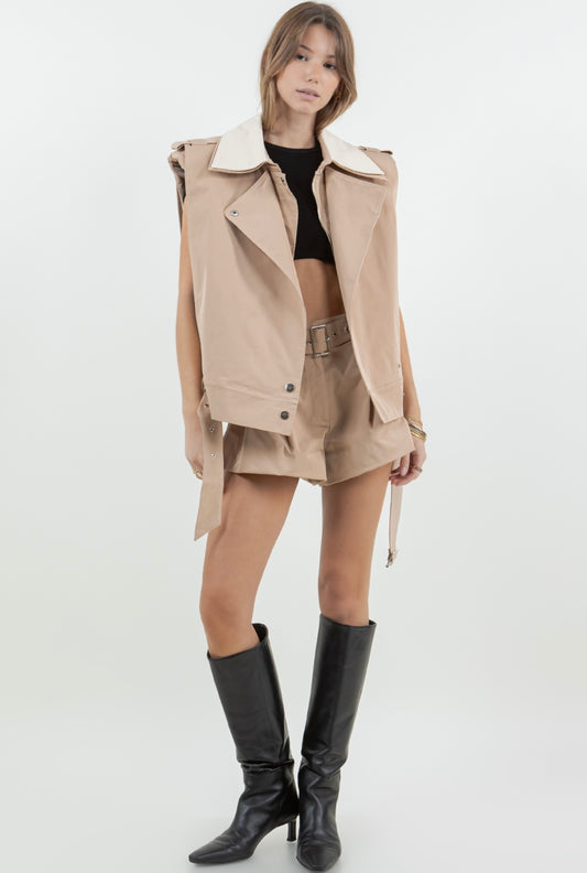 DOUBLE CONTRAST COLLAR VEST