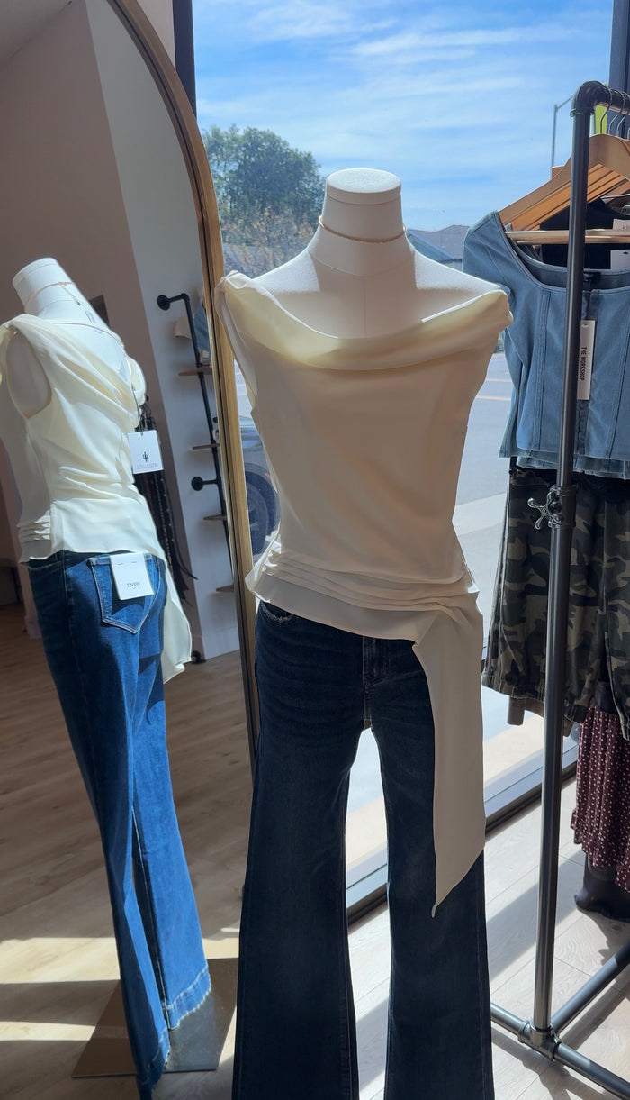 Lisa Flow Top