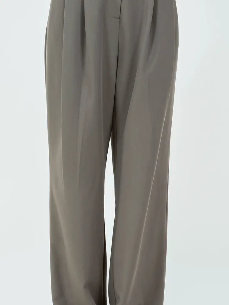 Pleat Detailed Woven Straight Trousers