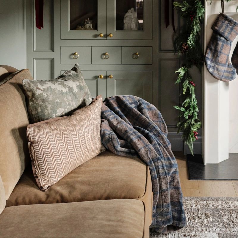 Grand Faux Fur Xl Throw Blankets