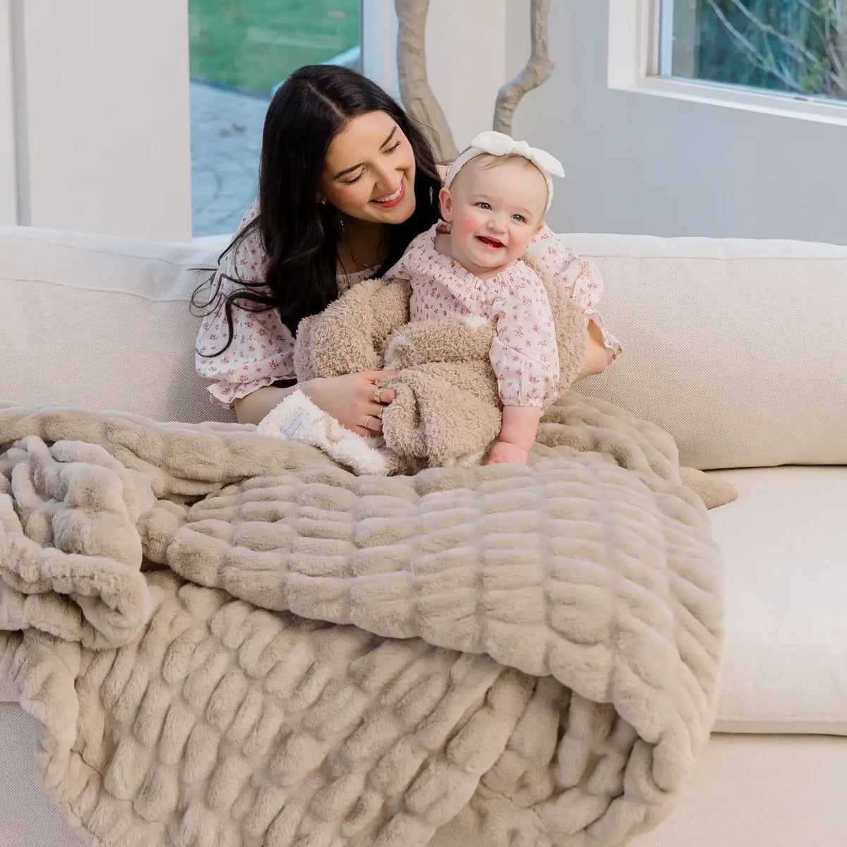Double Ruched Faux Fur Xl Throw Blankets Beige