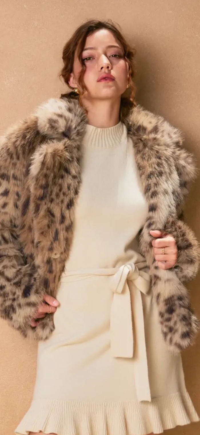 Wild side leopard